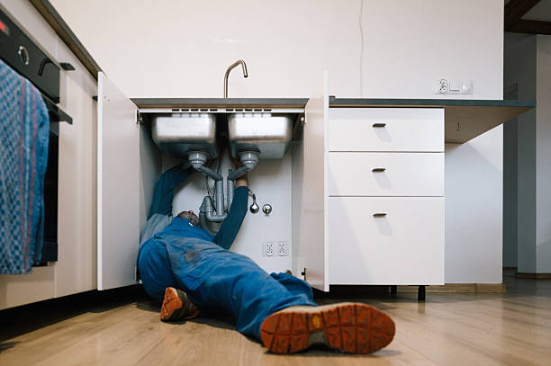 Professional Leak Detection technician working in Northfield, KY